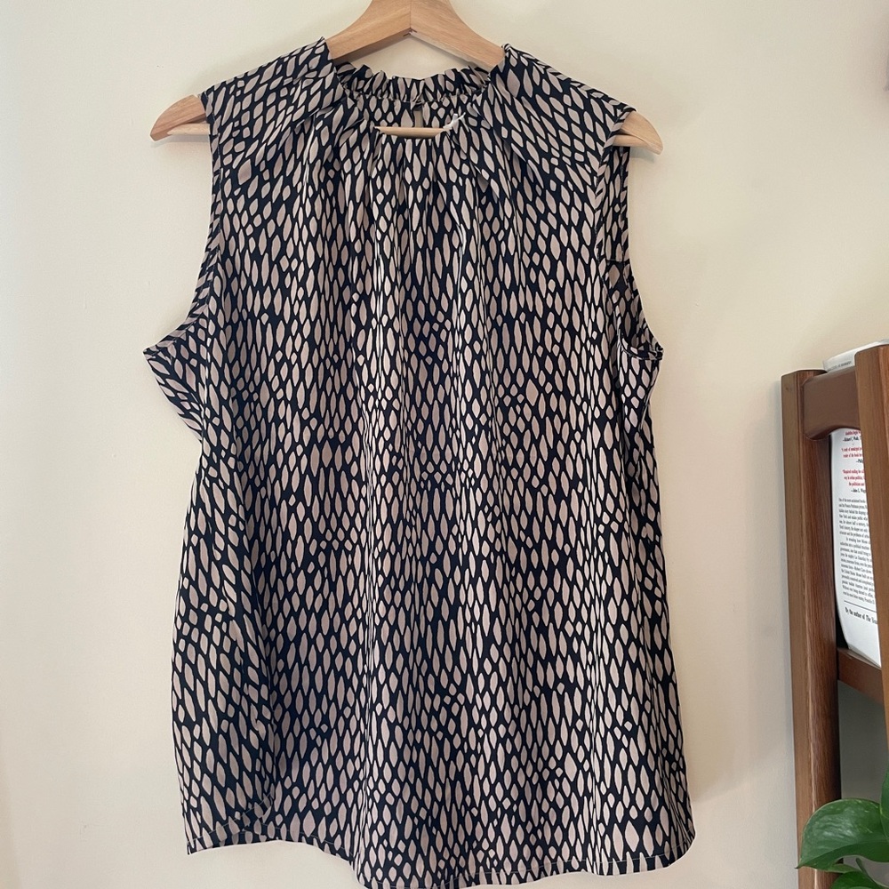 Sleeveless Top by Comma Size 40